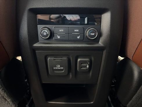 Used 2020 Chevrolet Traverse High Country image 13