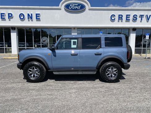 New 2025 Ford Bronco Badlands image 6