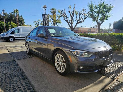 Used 2018 BMW 320i Sedan image 3