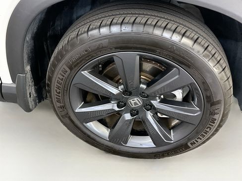 Used 2025 Honda Pilot Sport image 11