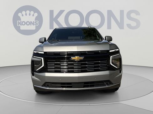 Used 2025 Chevrolet Suburban High Country AWD/4WD image 11