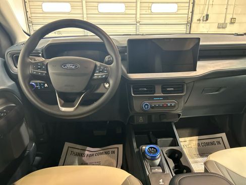 Used 2025 Ford Maverick XL FWD image 4