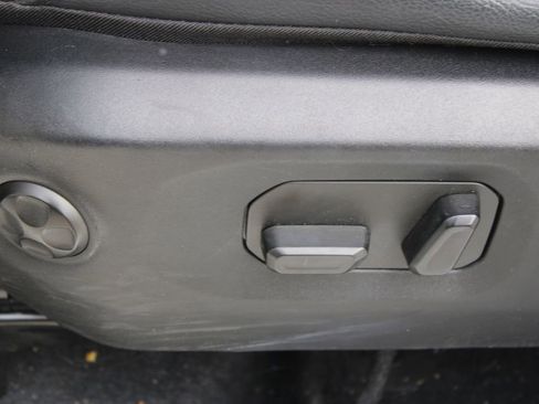 Used 2024 Jeep Wrangler Unlimited Sahara w/ Safety Group image 15