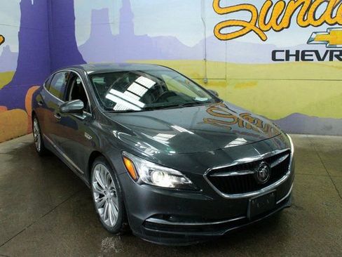 Used 2017 Buick LaCrosse Premium image 4