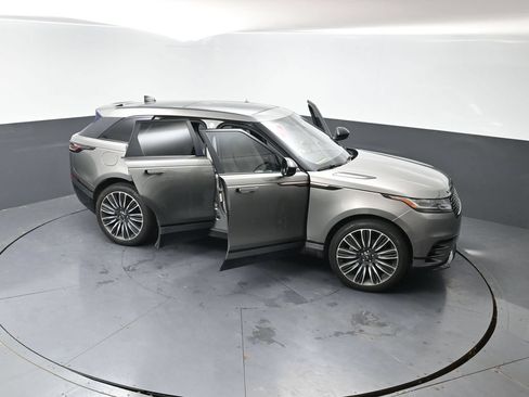 Used 2018 Land Rover Range Rover Velar R-Dynamic HSE AWD/4WD image 59