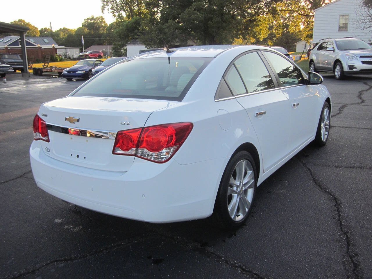 Used 2012 Chevrolet Cruze LTZ FWD image 6