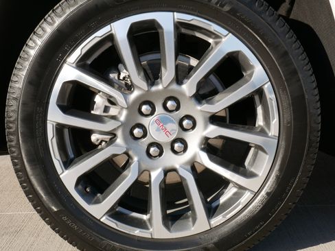 Used 2021 GMC Acadia Denali w/ Denali Ultimate Package image 19