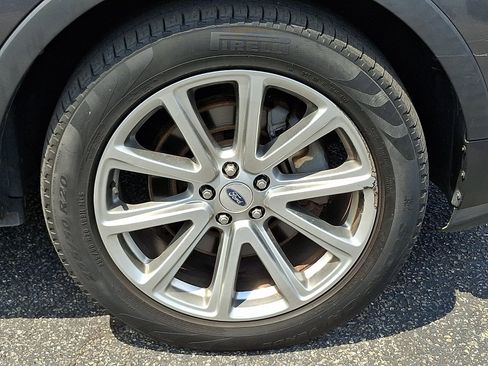 Used 2016 Ford Explorer Limited w/ Equipment Group 301A AWD/4WD image 6