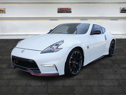 Used 2020 Nissan 370Z NISMO image 3