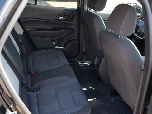 Used 2025 Chevrolet Trax RS w/ Sunroof Package FWD image 22