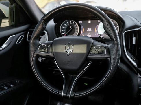 Used 2023 Maserati Ghibli Modena image 15