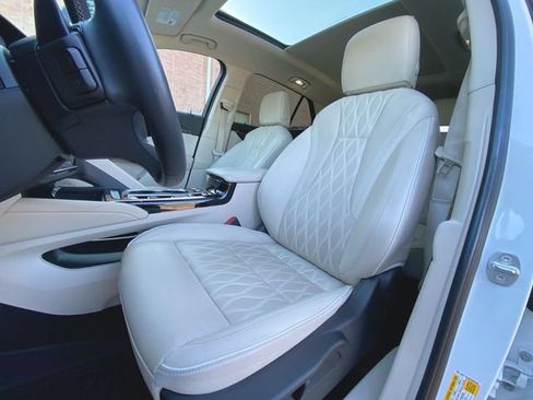 Used 2023 Buick Envision Avenir AWD/4WD image 20