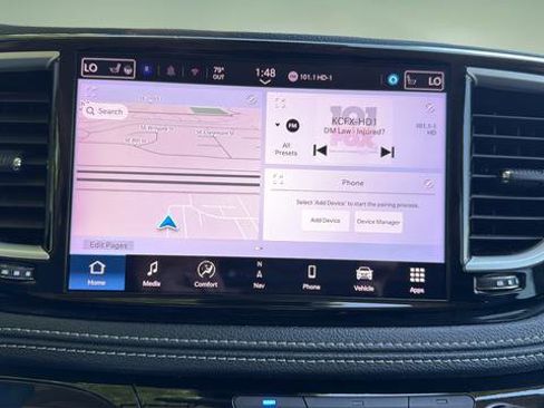 Used 2024 Chrysler Pacifica Limited FWD image 23