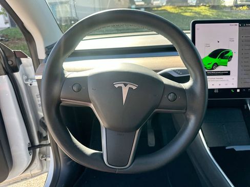 Used 2020 Tesla Model Y Performance image 15