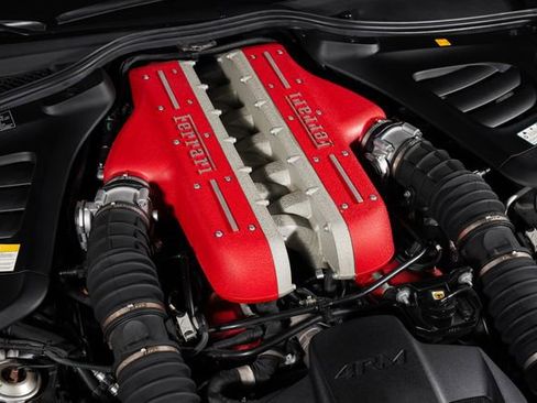 Used 2019 Ferrari GTC4Lusso AWD/4WD image 17