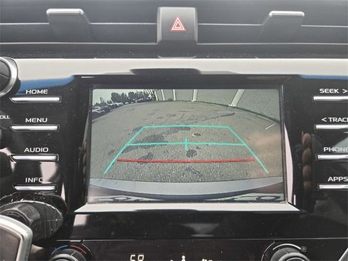 Used 2018 Toyota Camry LE image 12