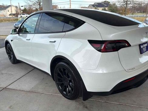 Used 2023 Tesla Model Y Long Range image 5