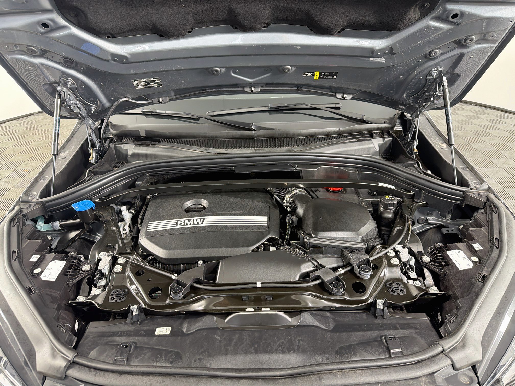 Used 2025 BMW X2 xDrive28i AWD/4WD image 36