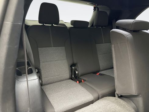 Used 2025 GMC Acadia Elevation image 19