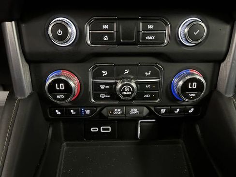 Certified 2023 GMC Yukon SLT image 17