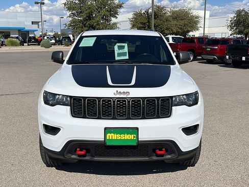Used 2019 Jeep Grand Cherokee Trailhawk image 2