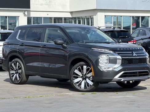 New 2026 Mitsubishi Outlander SE AWD/4WD image 1