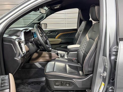 Used 2023 GMC Canyon Denali image 18