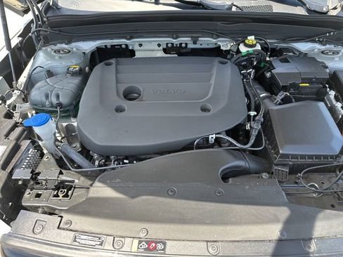 Certified 2026 Volvo XC40 B5 Plus AWD/4WD image 35