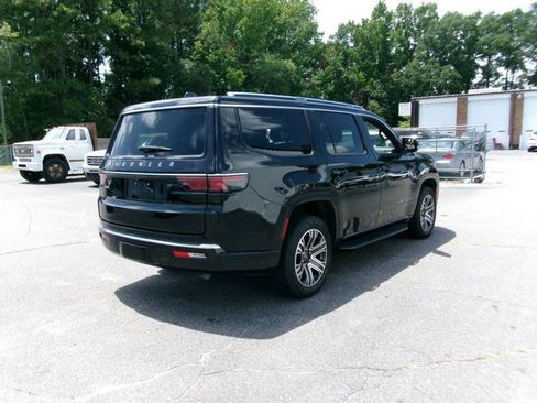 Used 2025 Jeep Wagoneer 4WD image 6