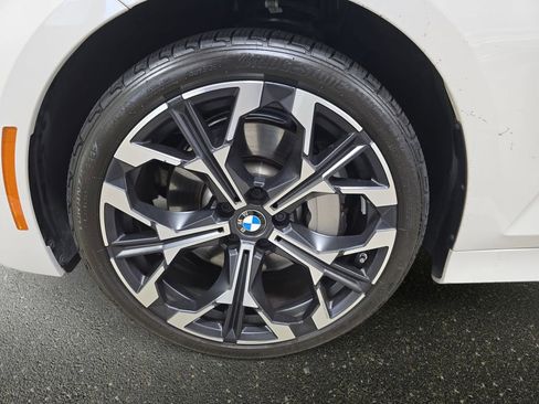 Used 2025 BMW 330i Sedan w/ Convenience Package image 31