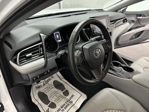 Used 2024 Toyota Camry SE image 14
