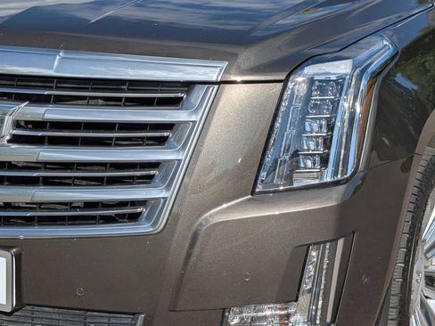 Used 2020 Cadillac Escalade Platinum AWD/4WD image 8