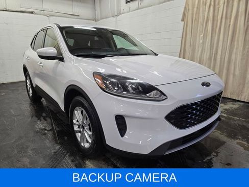 Used 2020 Ford Escape SE image 4
