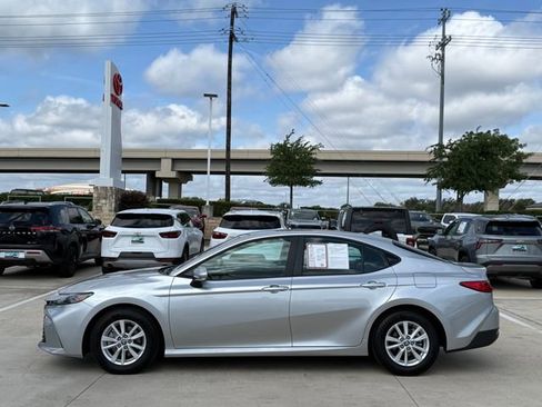 Used 2026 Toyota Camry LE FWD image 7