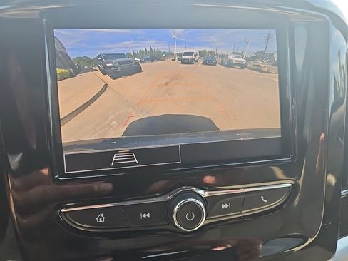 Used 2023 Chevrolet Traverse LS FWD image 31