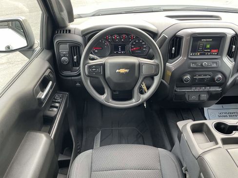 Used 2019 Chevrolet Silverado 1500 Custom w/ Custom Value Package image 2