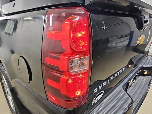 Used 2012 Chevrolet Avalanche LTZ image 40