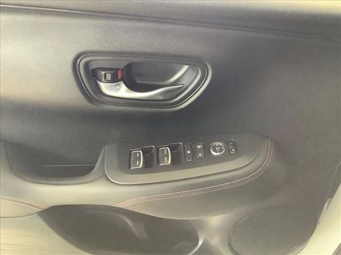 Used 2024 Honda HR-V Sport image 11