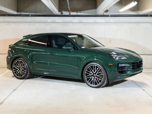 Certified 2026 Porsche Cayenne GTS AWD/4WD image 9