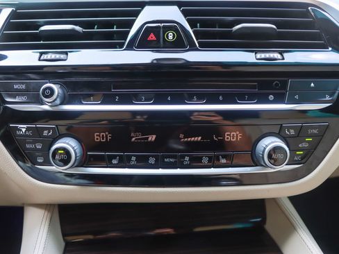 Used 2018 BMW 530i w/ M Sport Package RWD image 41