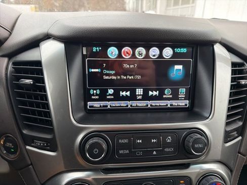 Used 2017 Chevrolet Suburban Premier image 21