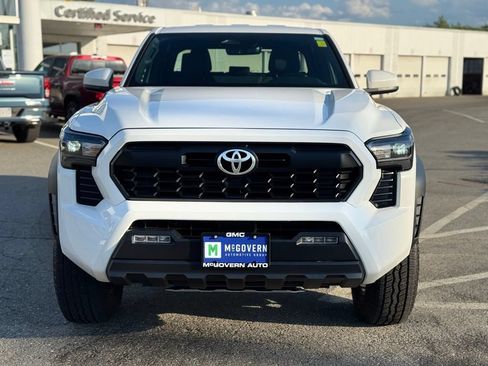 Used 2024 Toyota Tacoma TRD Off-Road AWD/4WD image 9