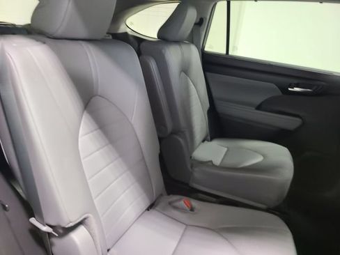 Certified 2026 Toyota Highlander XLE AWD/4WD image 22