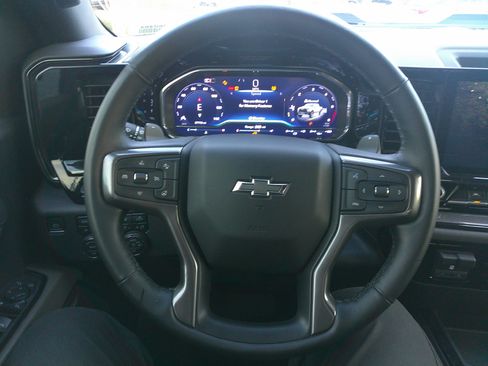 Used 2024 Chevrolet Silverado 1500 ZR2 w/ Technology Package image 19