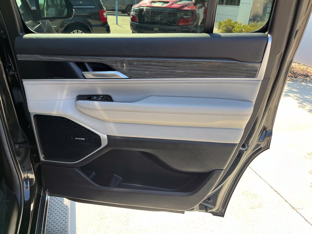 Used 2022 Jeep Wagoneer Series II w/ Premium Group I AWD/4WD image 26
