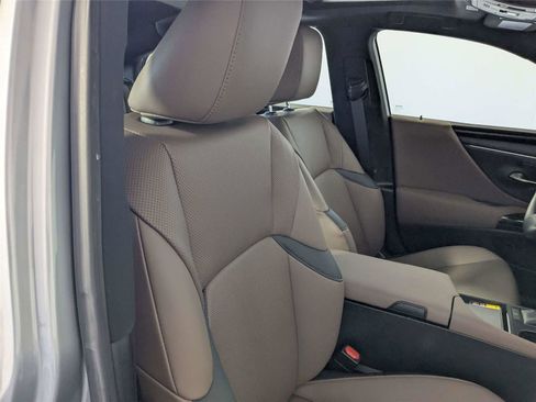 Used 2025 Lexus ES 350 w/ Premium Package FWD image 26