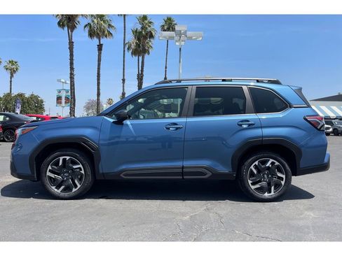 Used 2025 Subaru Forester Limited image 2