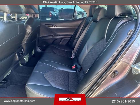 Used 2022 Toyota Camry XSE image 15