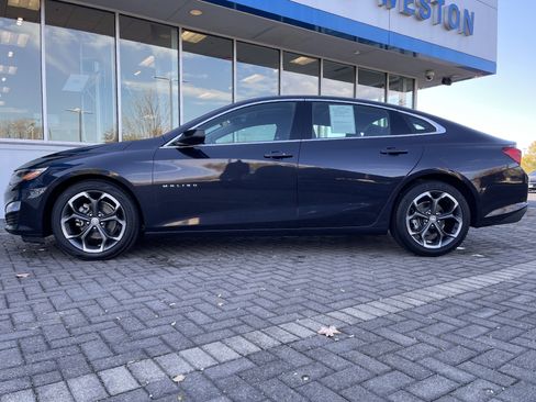 Used 2023 Chevrolet Malibu LT image 2