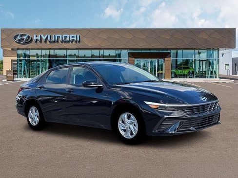 New 2026 Hyundai Elantra SE FWD image 10